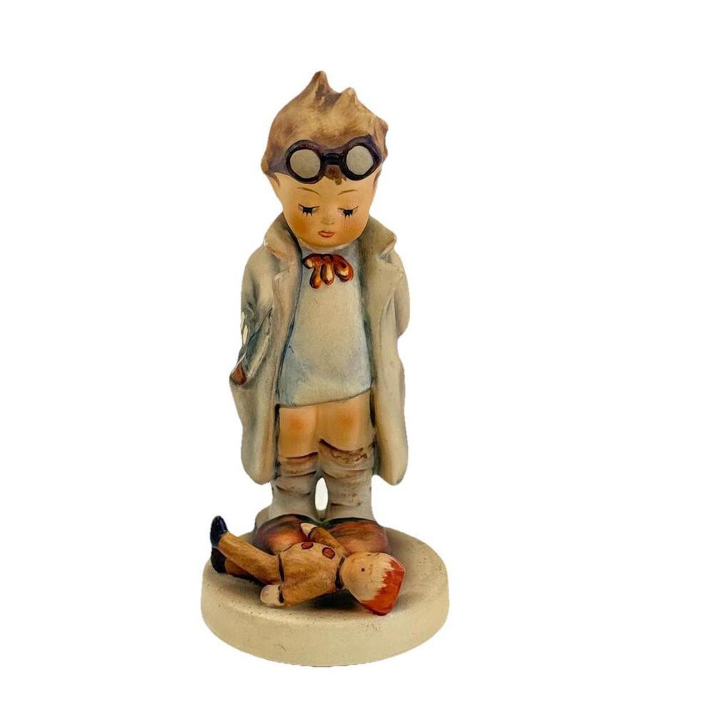 Vintage Figurine Hummel #127  TM-3  W. Germany 4 3/4" "Doctor"